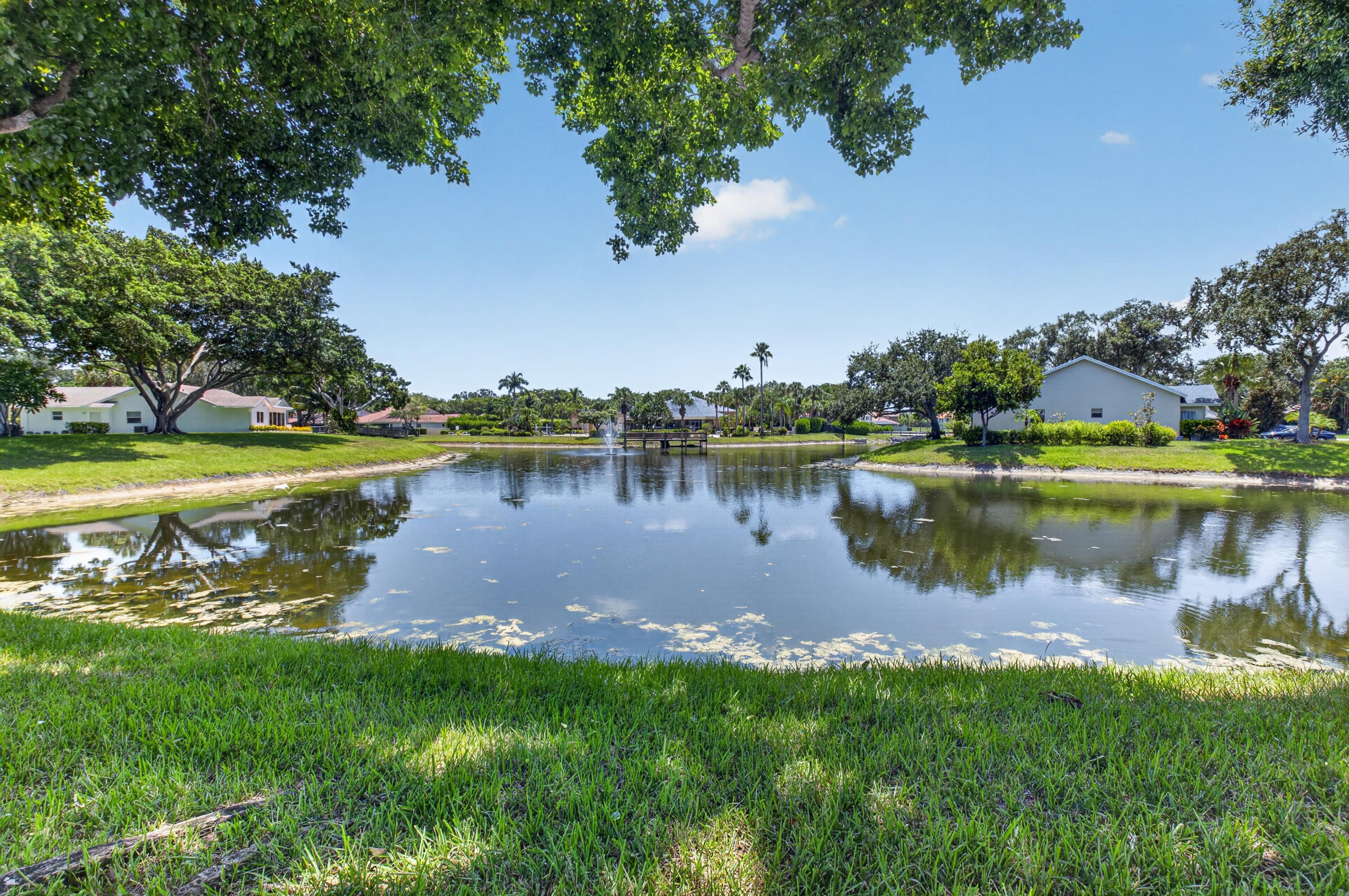 10884 LAKE FRONT Place