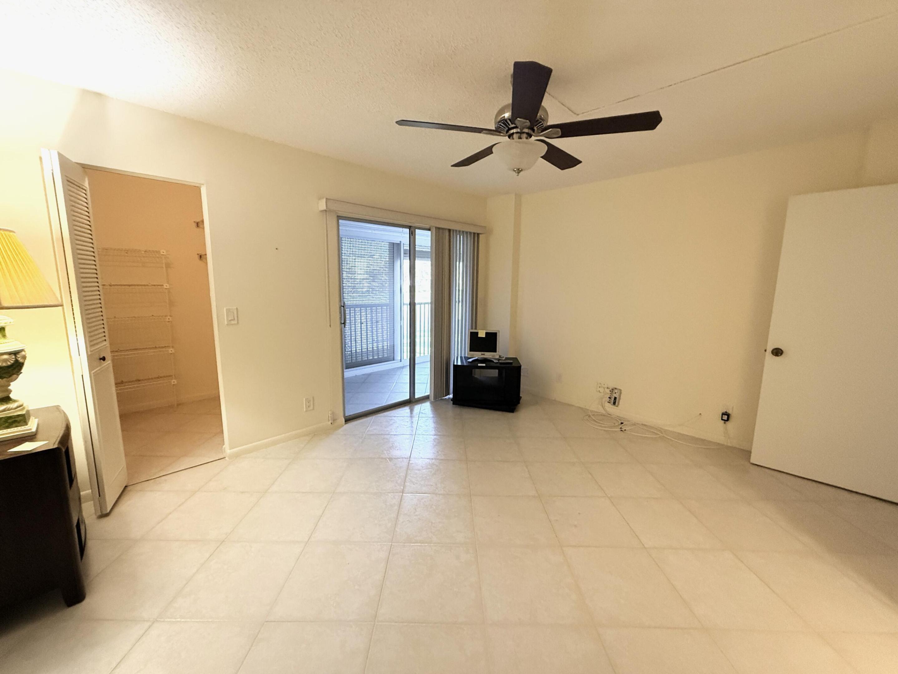 HUNTINGTON LAKES SEC ONE CONDOS - Residential