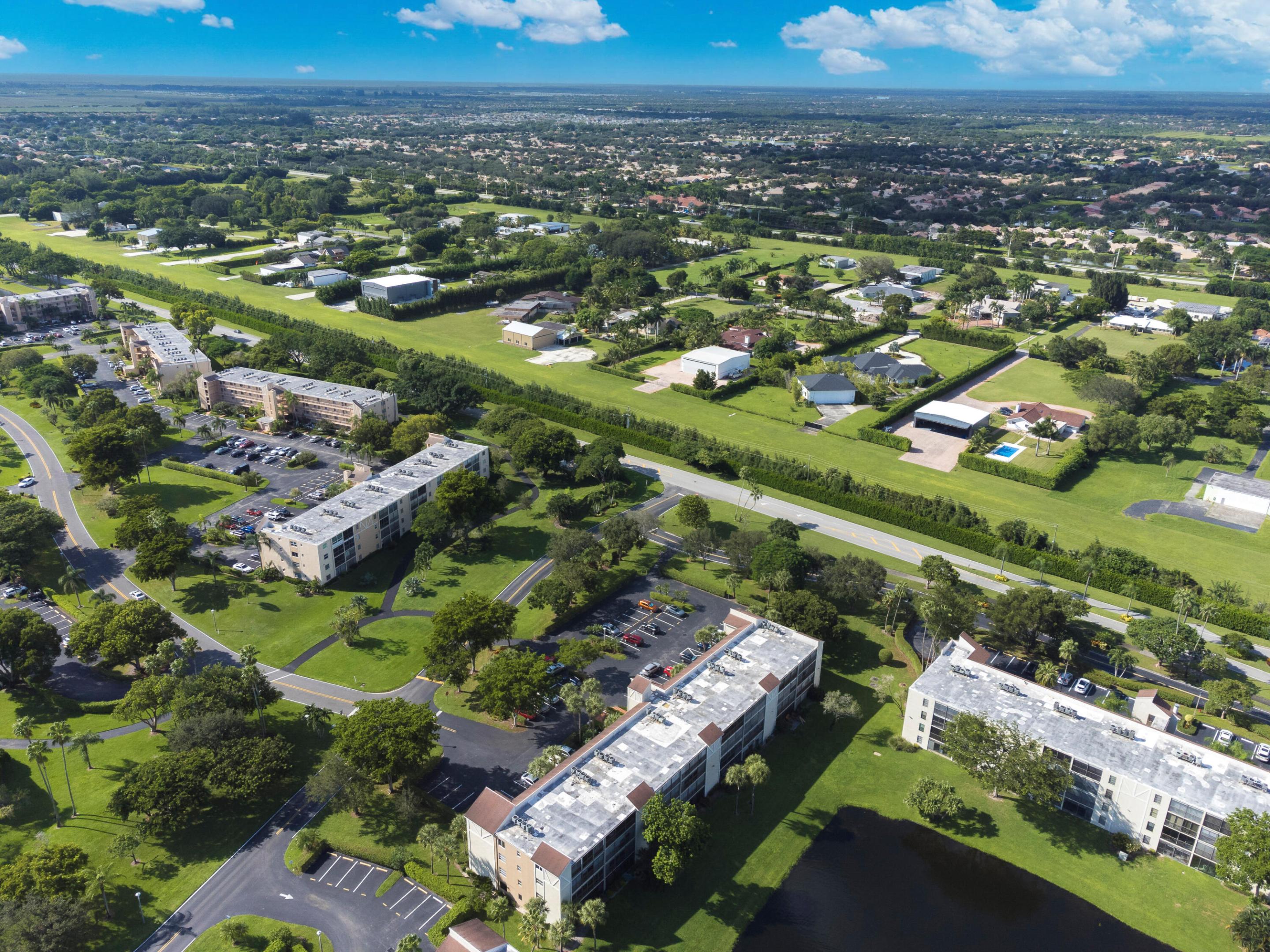 HUNTINGTON LAKES SEC ONE CONDOS - Residential