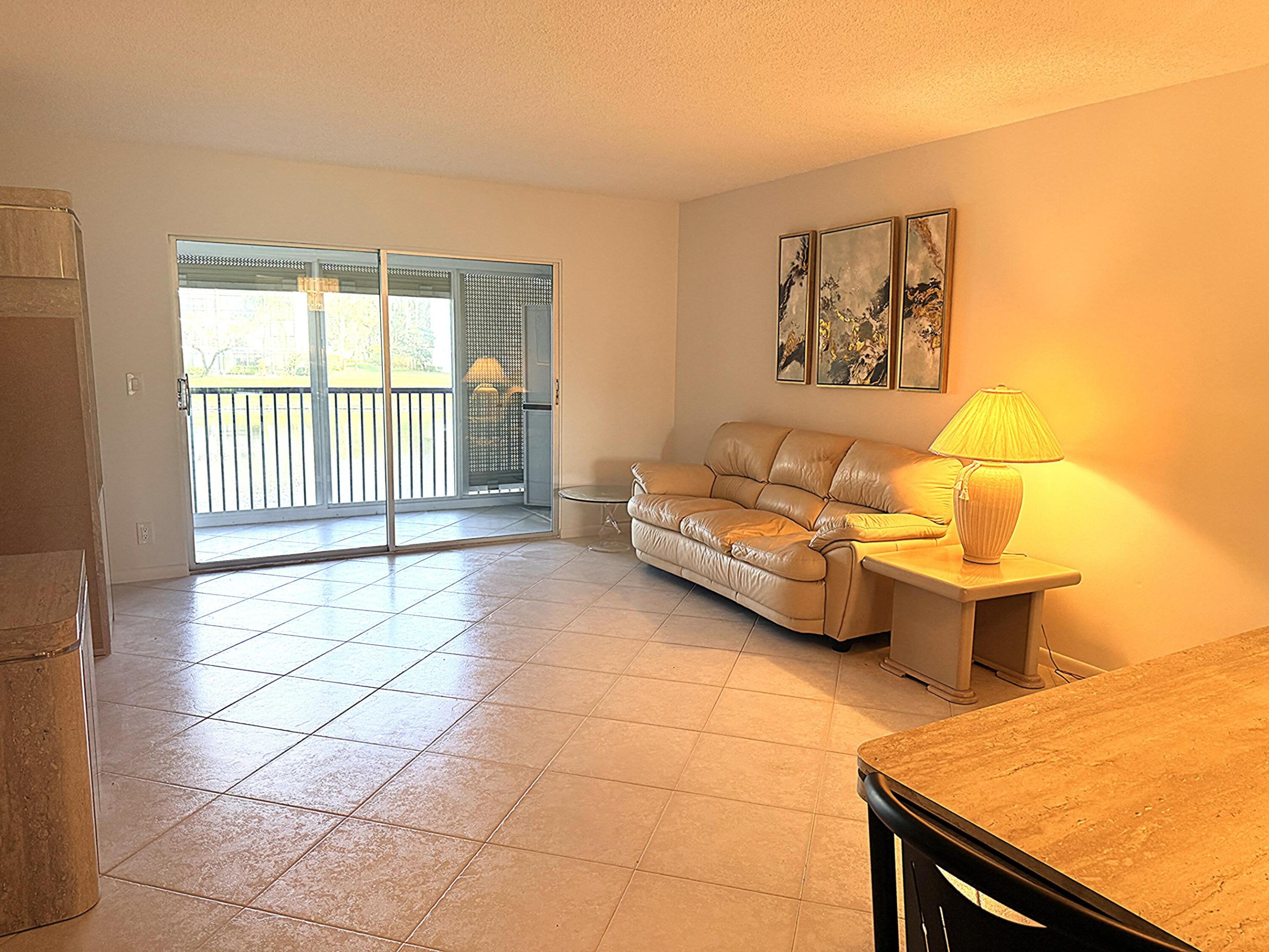HUNTINGTON LAKES SEC ONE CONDOS - Residential
