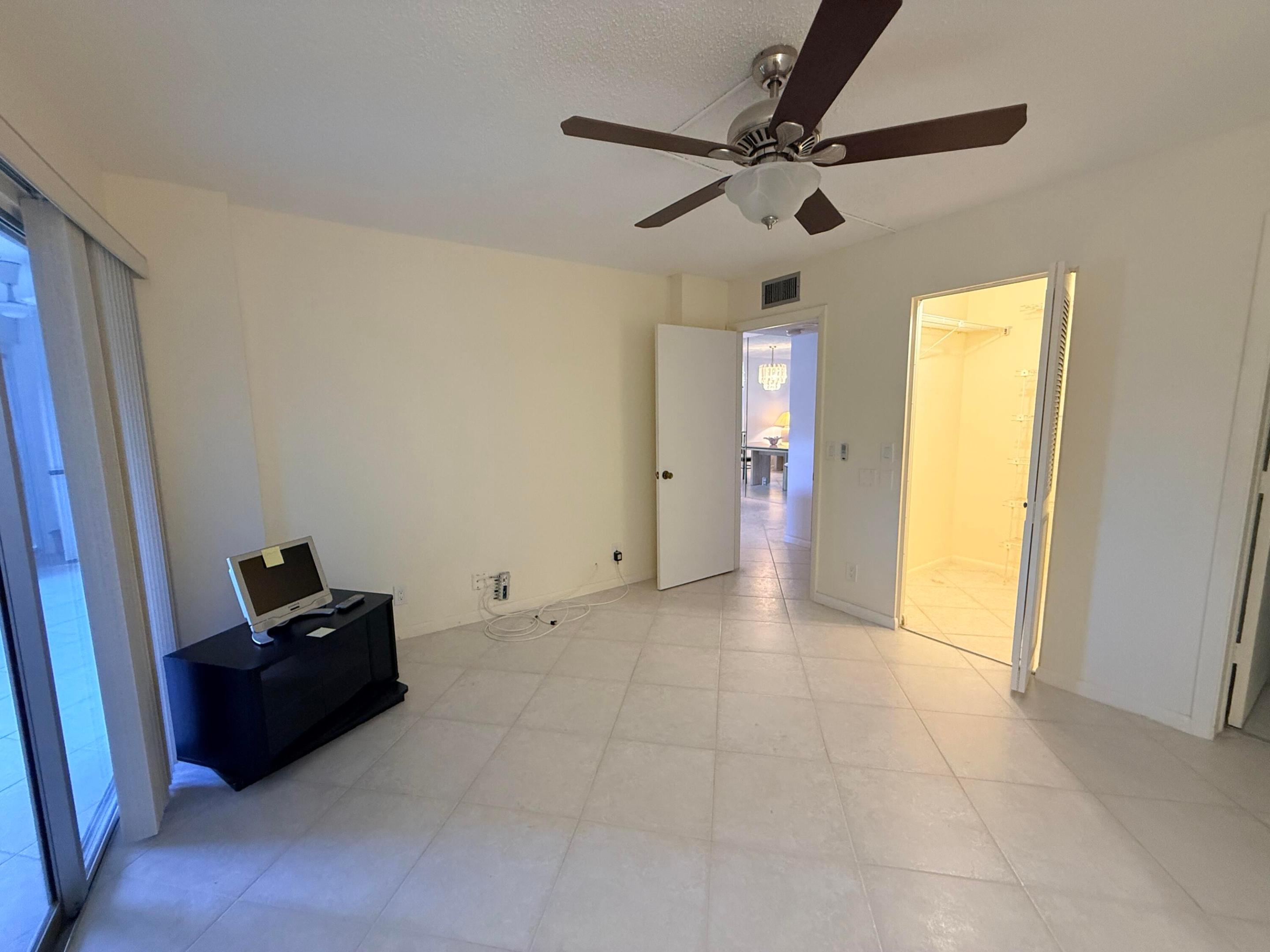 HUNTINGTON LAKES SEC ONE CONDOS - Residential