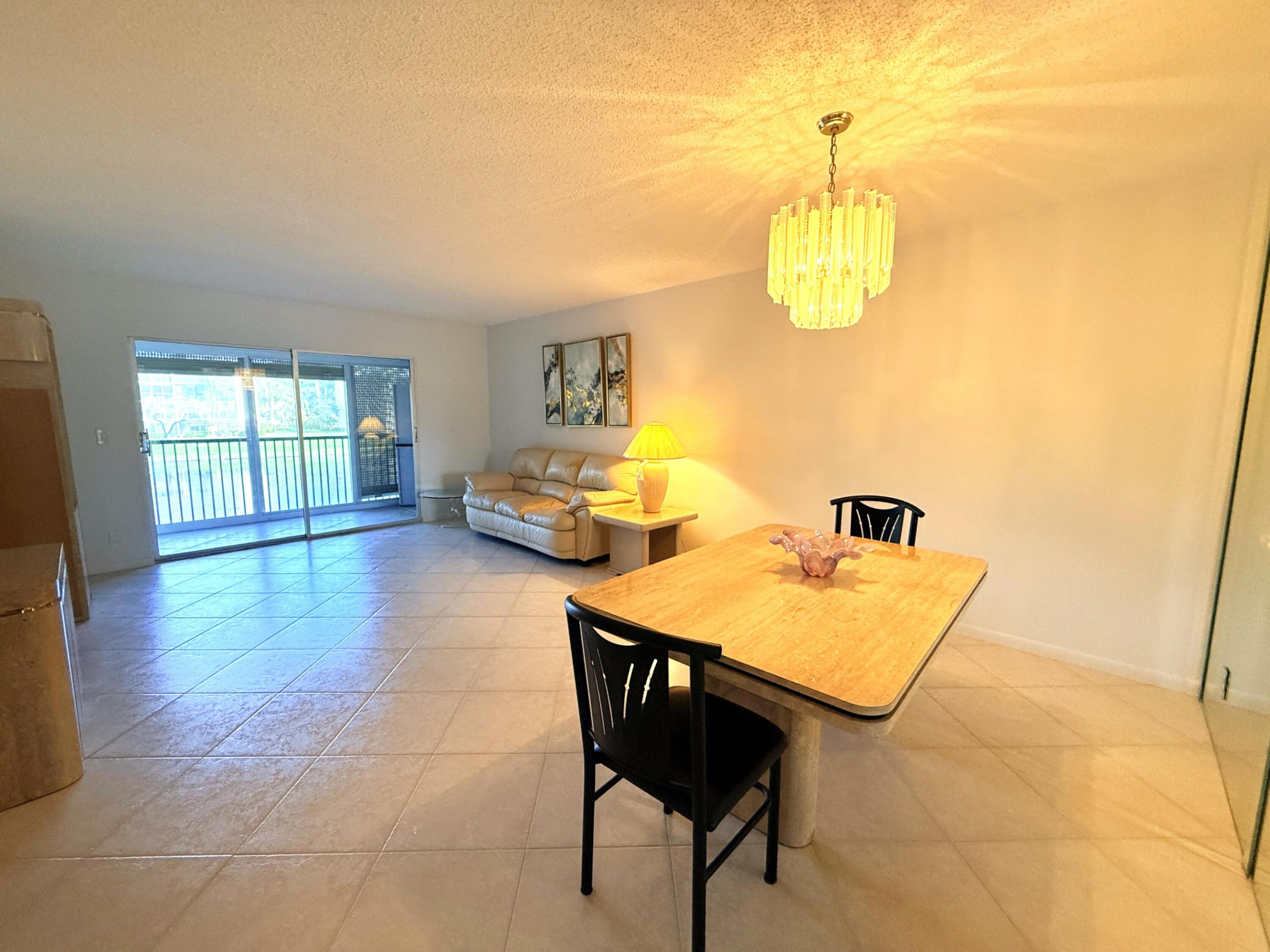 HUNTINGTON LAKES SEC ONE CONDOS - Residential