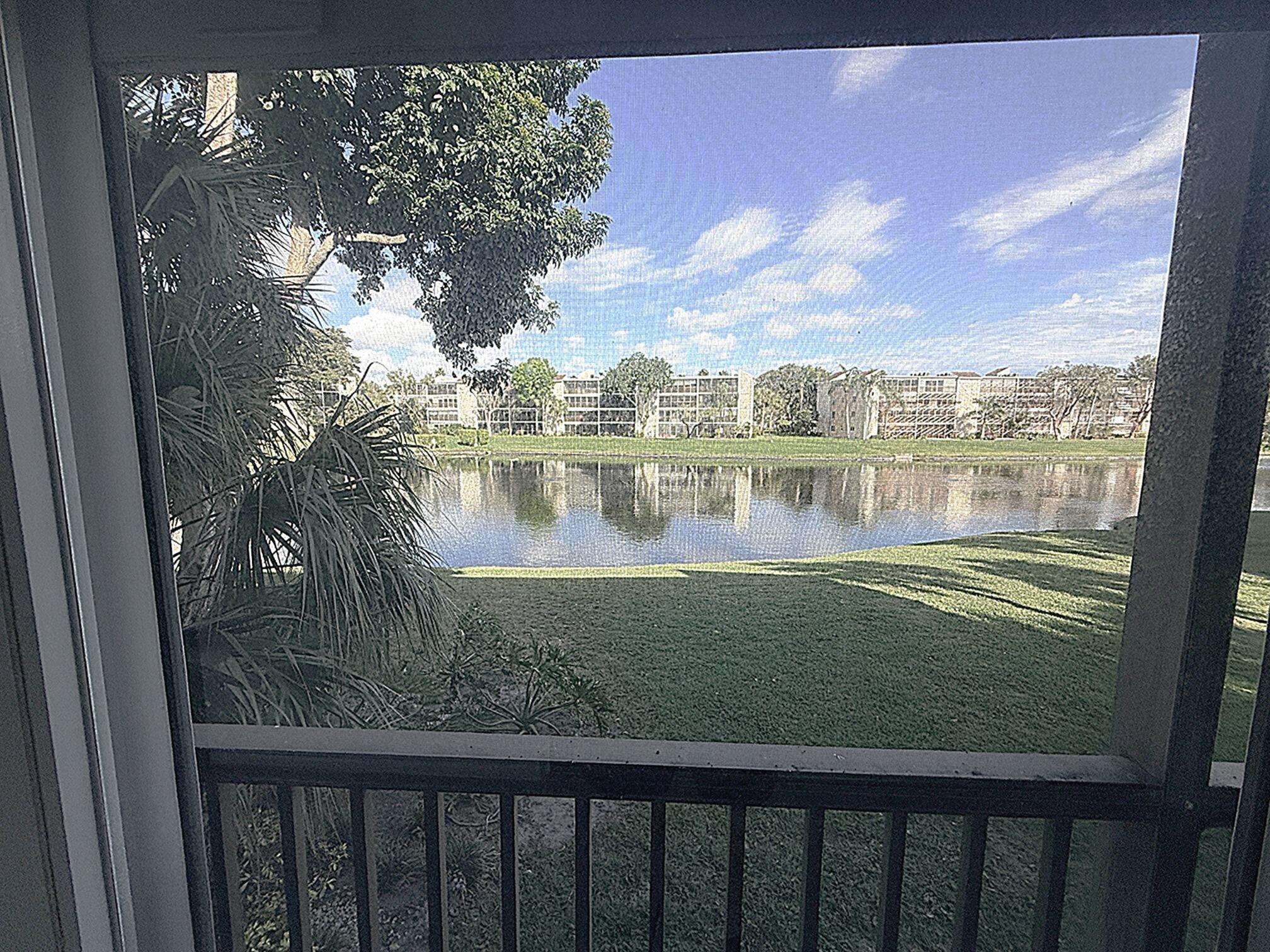 HUNTINGTON LAKES SEC ONE CONDOS - Residential