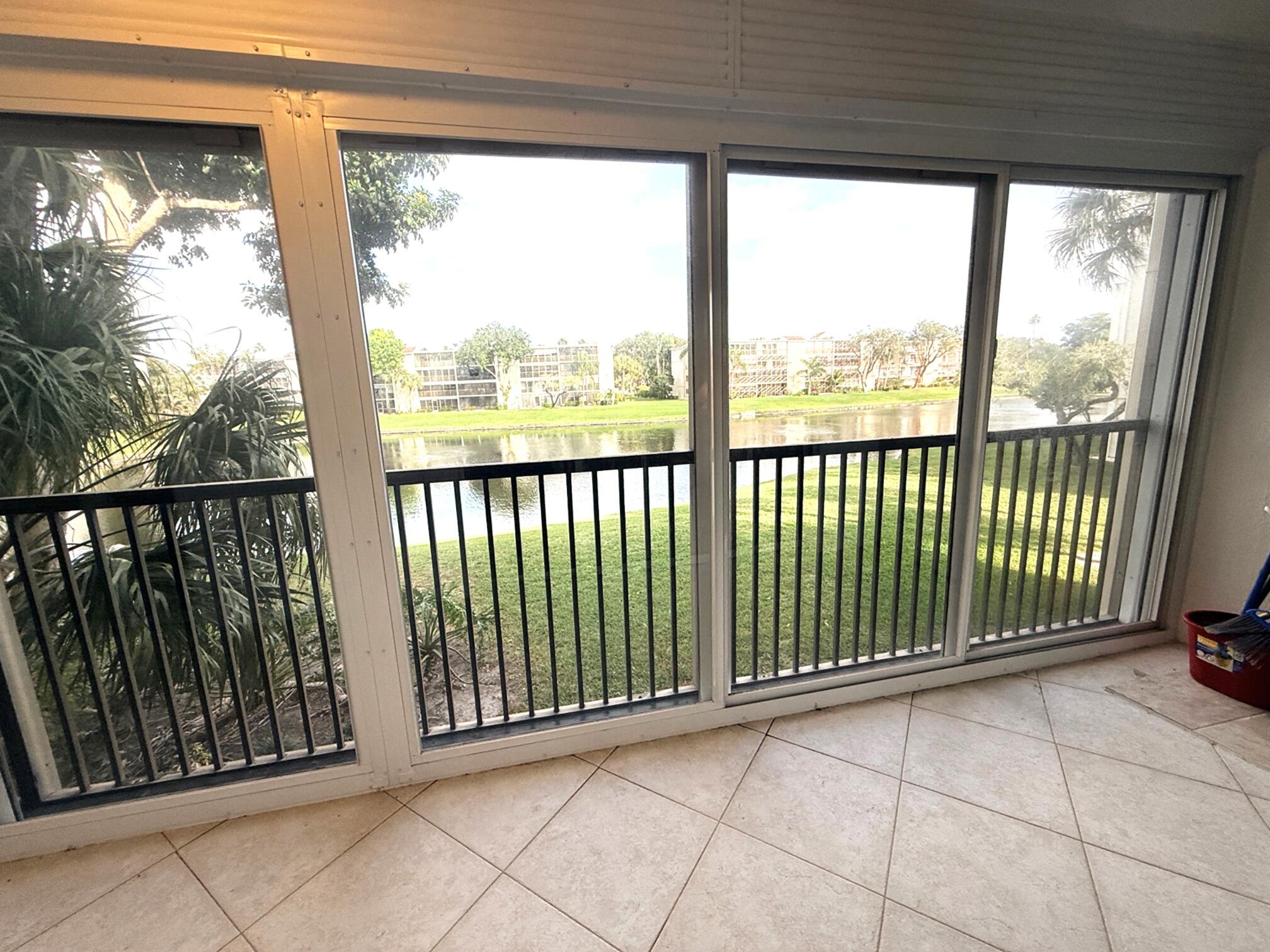 HUNTINGTON LAKES SEC ONE CONDOS - Residential