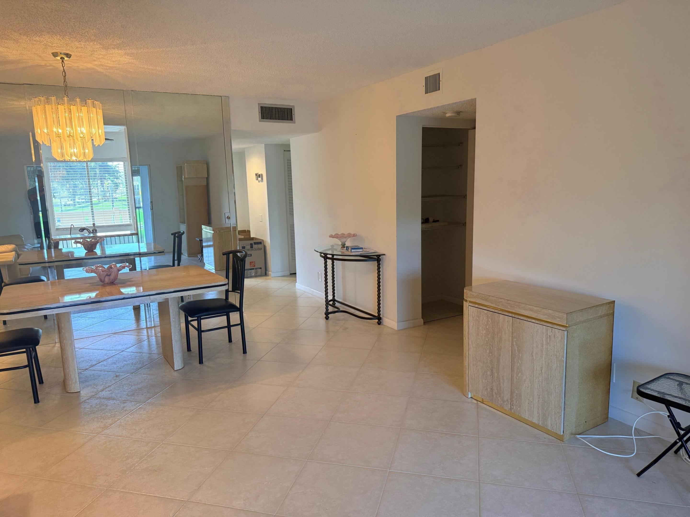 HUNTINGTON LAKES SEC ONE CONDOS - Residential