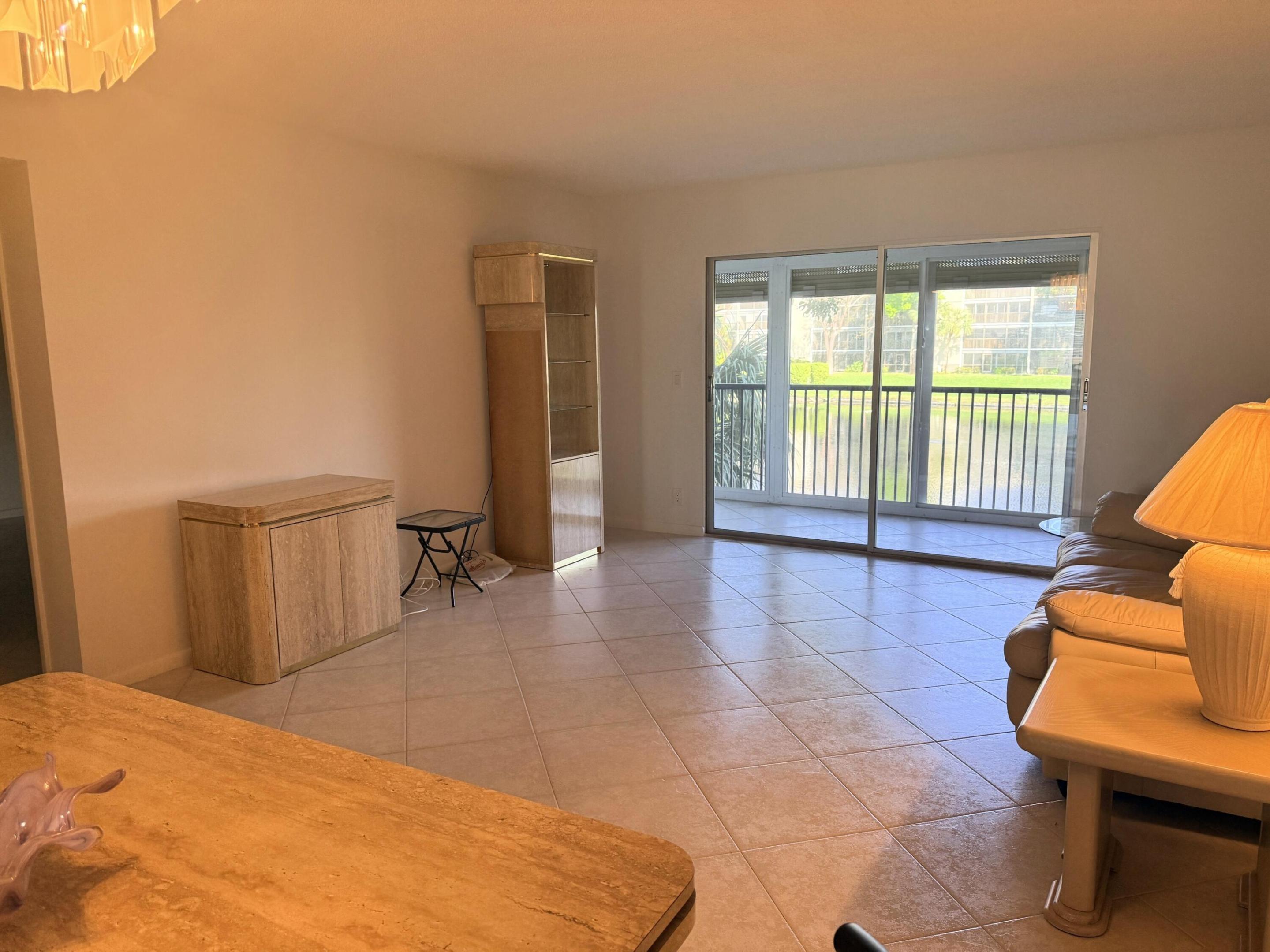 HUNTINGTON LAKES SEC ONE CONDOS - Residential