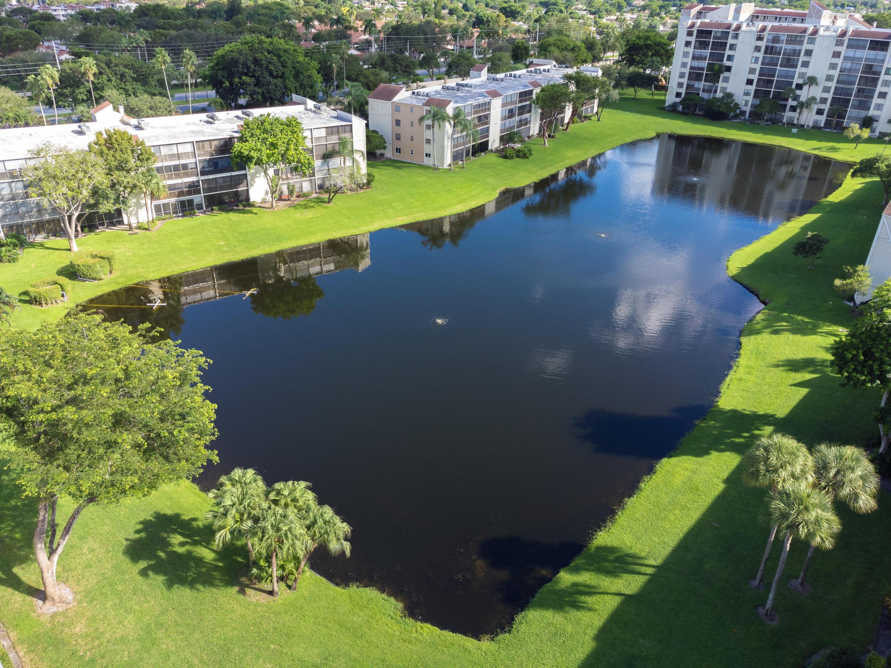 HUNTINGTON LAKES SEC ONE CONDOS - Residential