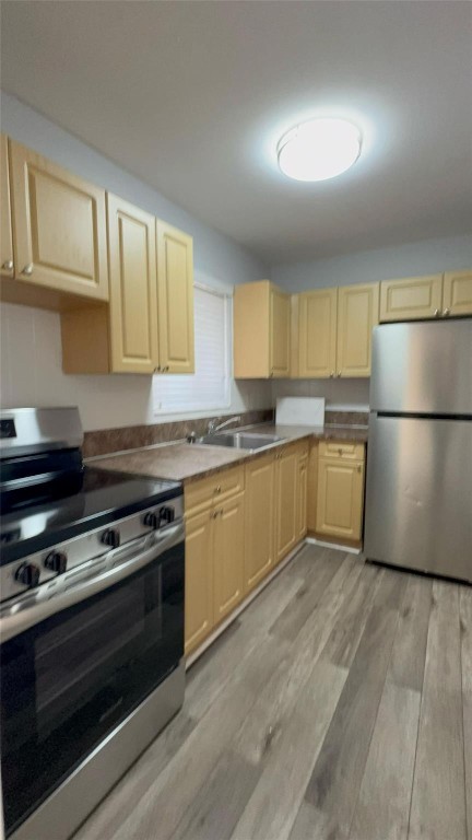 LUSH APARTMENTS - Residential Lease