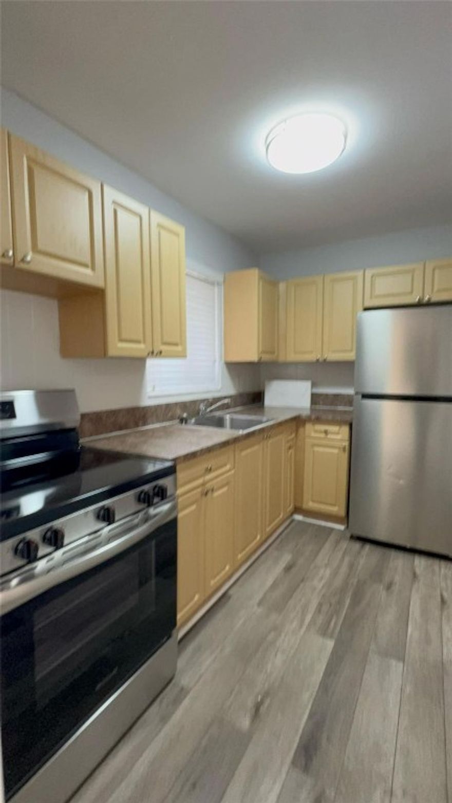 **$995 SECURITY + 1ST MONTH move-in!**(based on income/credit approval). MASSIVE 1,000 square foot 2 bedroom, 1 bathroom unit available for IMMEDIATE occupancy in the most desirable rental community in Sunrise, Lush Apartments. Property & unit features include Central AC, newer flooring, updated kitchen, microwave & cabinetry, newer appliances, large closets with ample space and spacious living room. Utilities include water/trash, sewer, parking, internet/cable. Easy access to Oakland Park Blvd and major highways. **EASY TO SHOW on LOCKBOX*Schedule through SHOWING TIME**$95 application fee per tenant, $120 married couple. No HOA. Housing vouchers welcome. Our streamlined approval process makes everything a breeze.