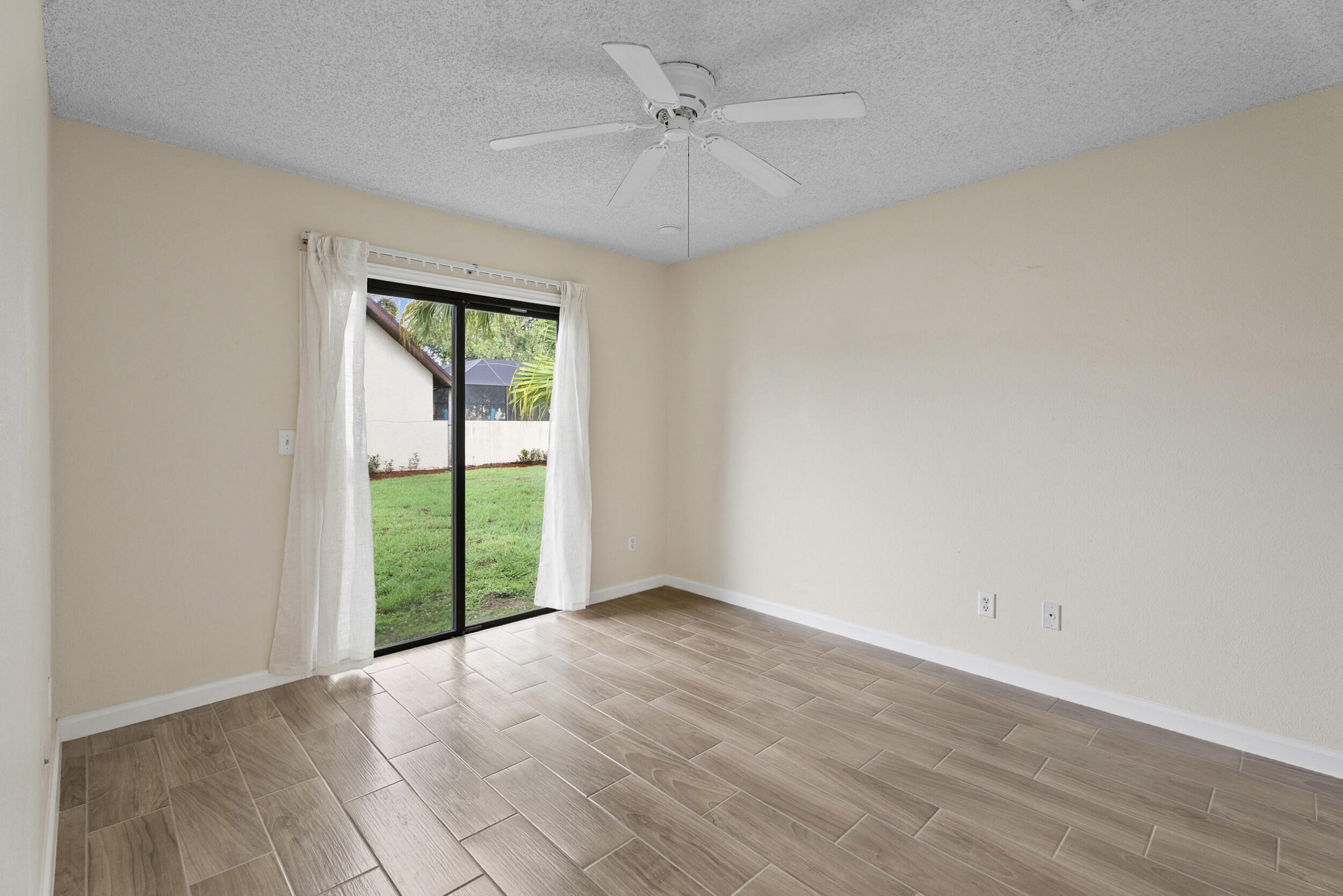 PORT ST LUCIE SECTION 53 1ST REPLAT - Residential