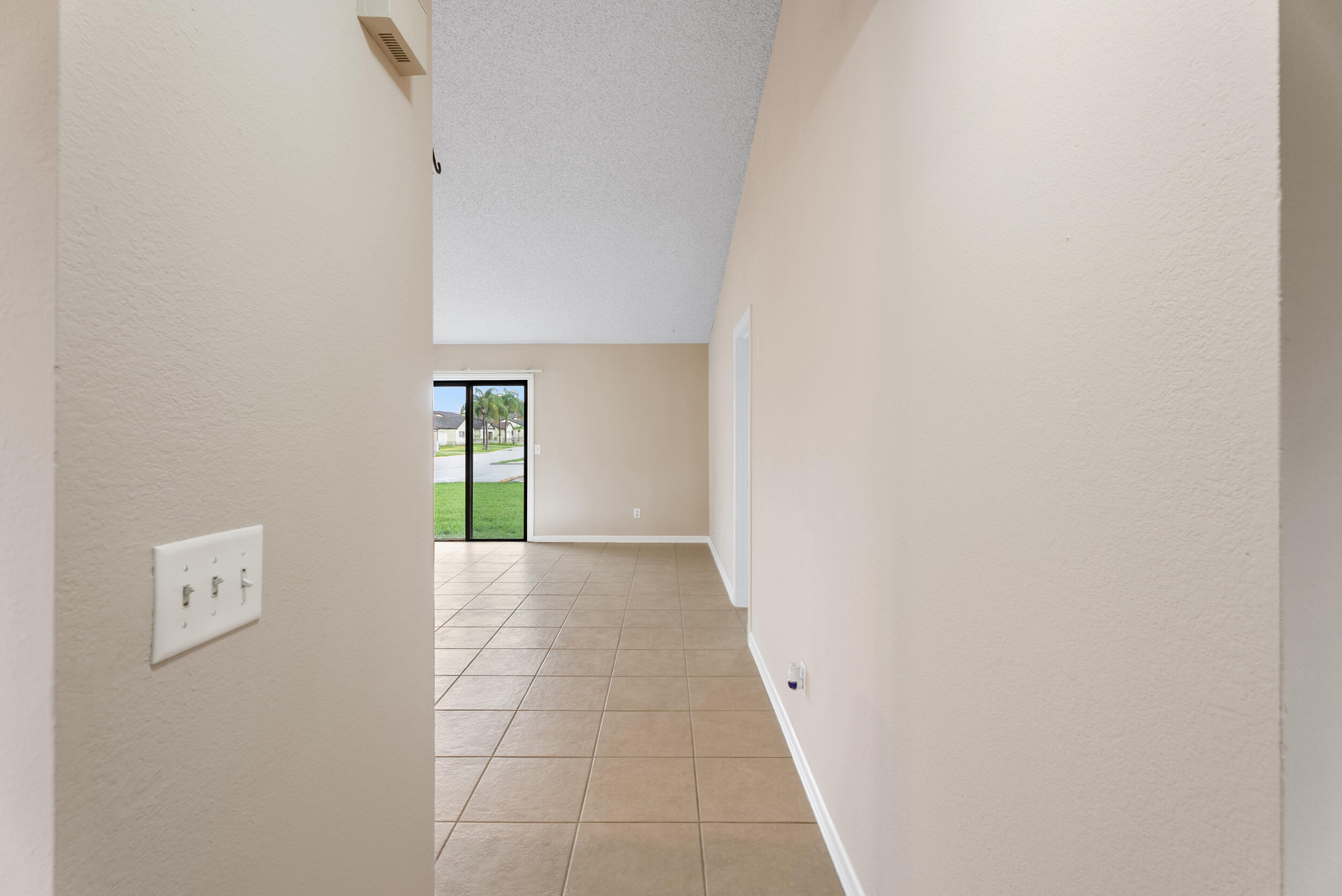 PORT ST LUCIE SECTION 53 1ST REPLAT - Residential