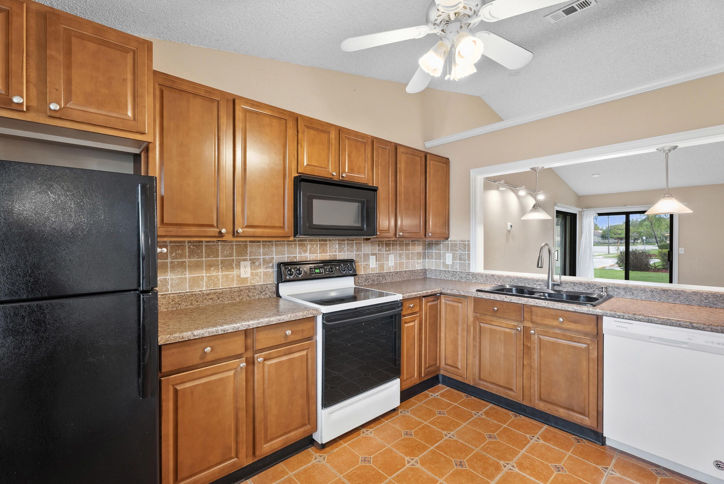 PORT ST LUCIE SECTION 53 1ST REPLAT - Residential