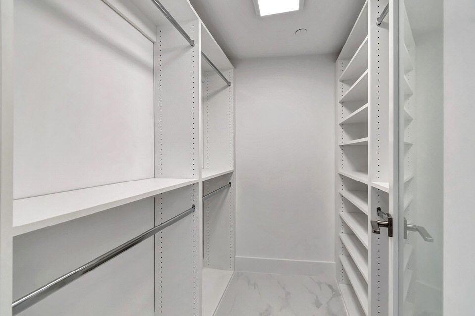BRAEMAR ISLE CONDO - Residential