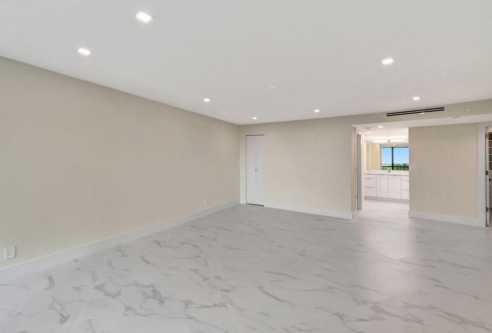 BRAEMAR ISLE CONDO - Residential