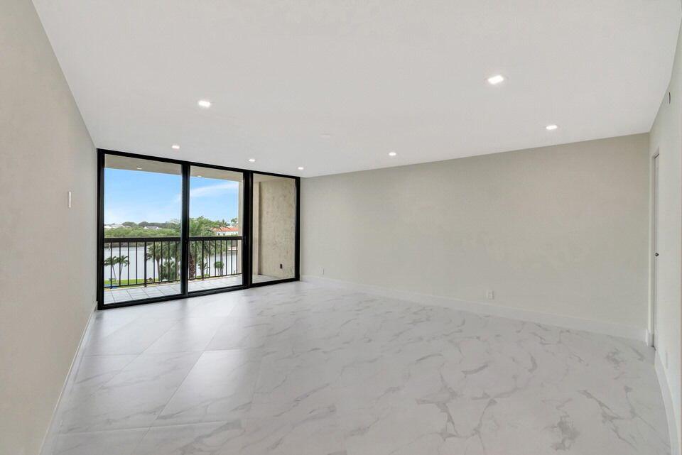 BRAEMAR ISLE CONDO - Residential