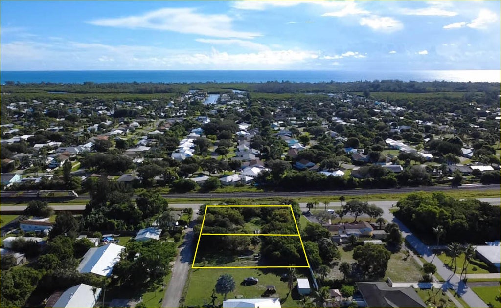 Photo of 8686 SE Lyons Street, Hobe Sound, FL 33455 (MLS # B26079153)