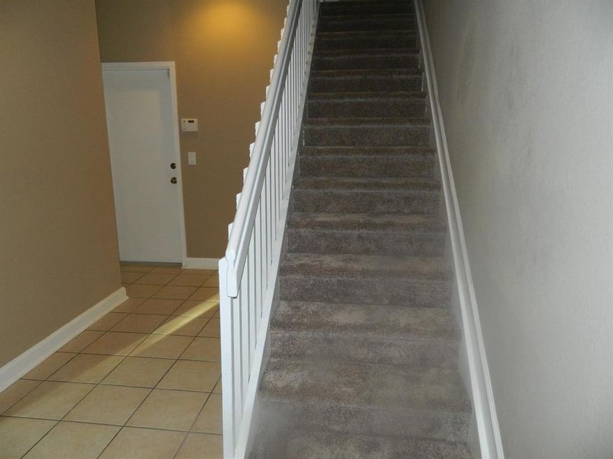 A VERY NICE 3 BEDROOM AND 3.1 BATHROOM TOWN HOUSE IN GREAT SHAPE MOVE IN READY,ONE GARAGE, GATED COMMUNITY ,GOOD SCHOOL DISTRICT,CLOSE TO ALL TYPES OF SHOPPING , PARKS , HOSPITAL AND TURNPIKE, LAMINATE FLOOR IN ONE BEDROOM BRAND NEW CARPET IN THE OTHER  TWO BEDROOMS, GREAT KITCHEN ,FULL SIZE WASHER AND DRYER SECURITY ON SITE COMMUNITY POOL, WALKING DISTANCE TO SUPERMARKET