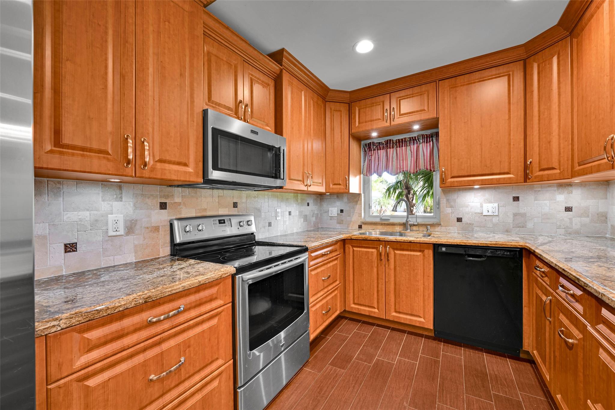 CORAL HEIGHTS SEC ONE - Residential