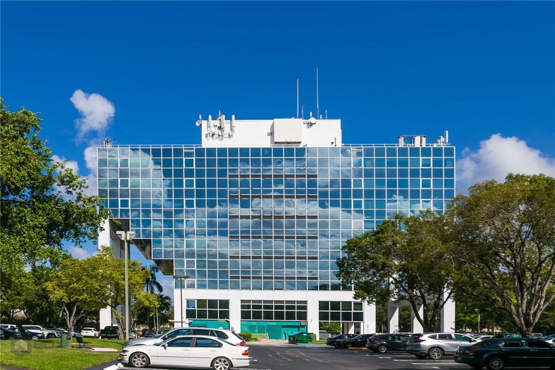 Great smaller private office suite at 210 N University Drive. 5th floor suite with 4 windowed offices facing east and south. Open reception/waiting area and separate break room. Partially furnished with 5 desks Fresh carpet and paint, ready to move in! Sublease through December 2026 with utilities included.