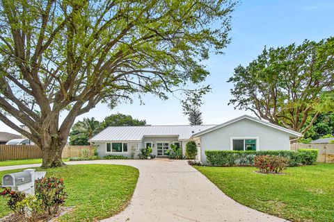 Photo of 4578 Palo Verde Drive, Boynton Beach, FL 33436 (MLS # B26003102)