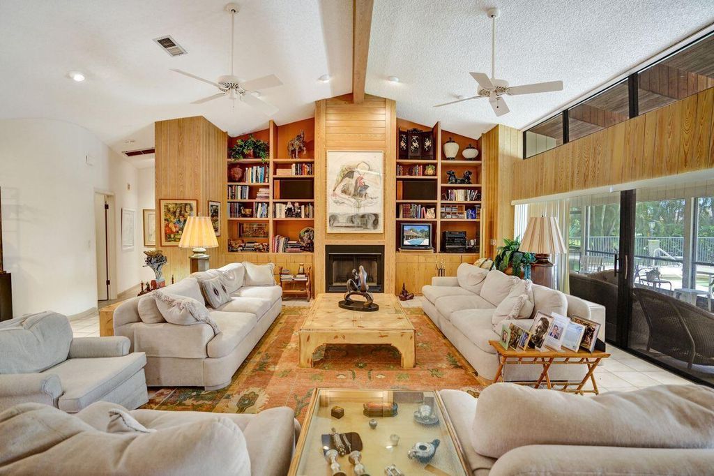 Photo of 13179 Camero Way, Palm Beach Gardens, FL 33418 (MLS # R11078417)