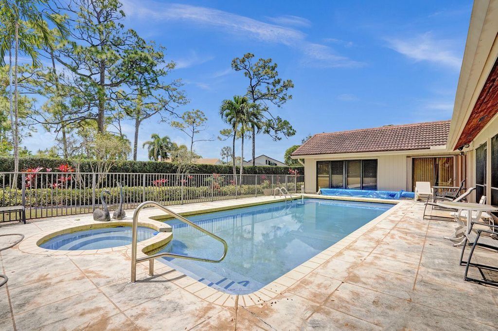 Photo of 13179 Camero Way, Palm Beach Gardens, FL 33418 (MLS # R11078417)