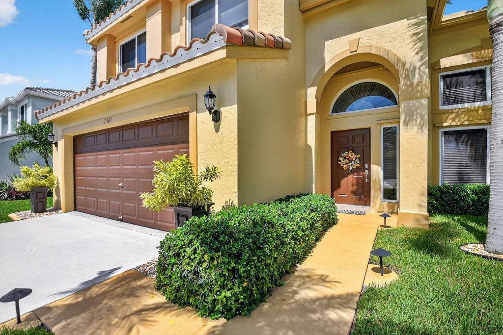 Photo of 7381 Chesapeake Circle, Boynton Beach, FL 33436 (MLS # R11107846)