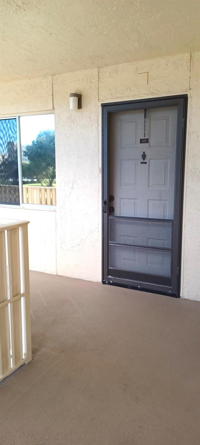 HUNTINGTON LAKES - Residential