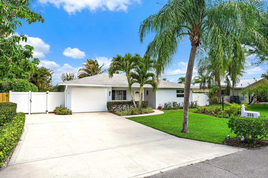 Photo of 355 Franklin Road, Tequesta, FL 33469 (MLS # B26014551)