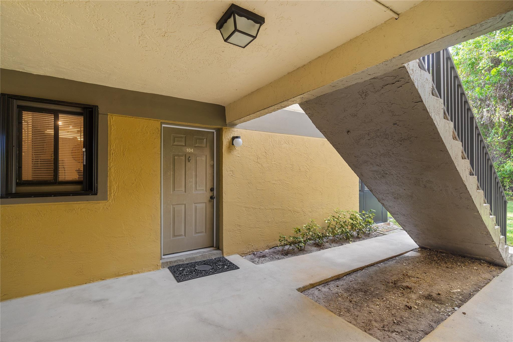 TIVOLI TRACE CONDO NO 6 - Residential