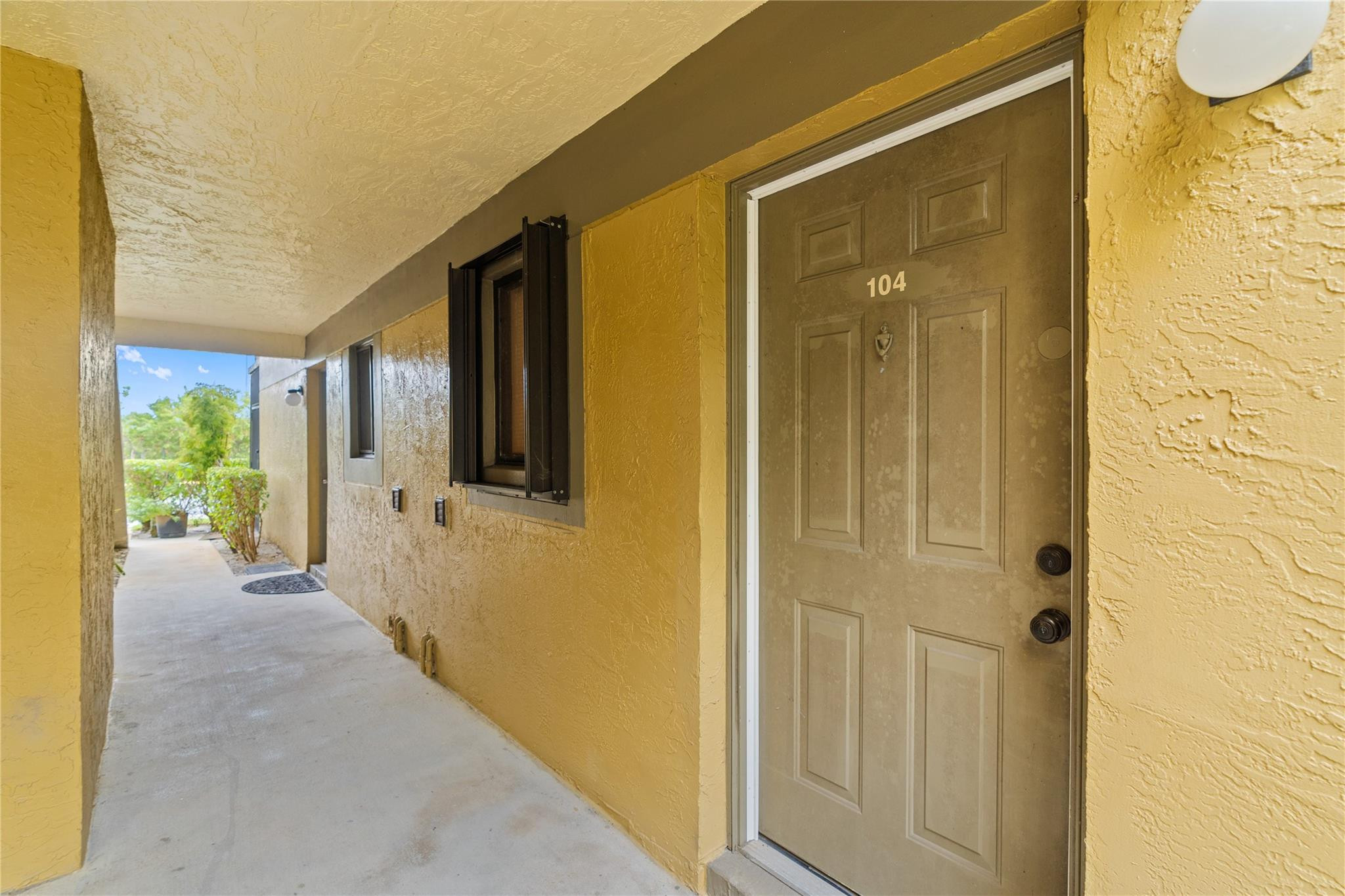 TIVOLI TRACE CONDO NO 6 - Residential