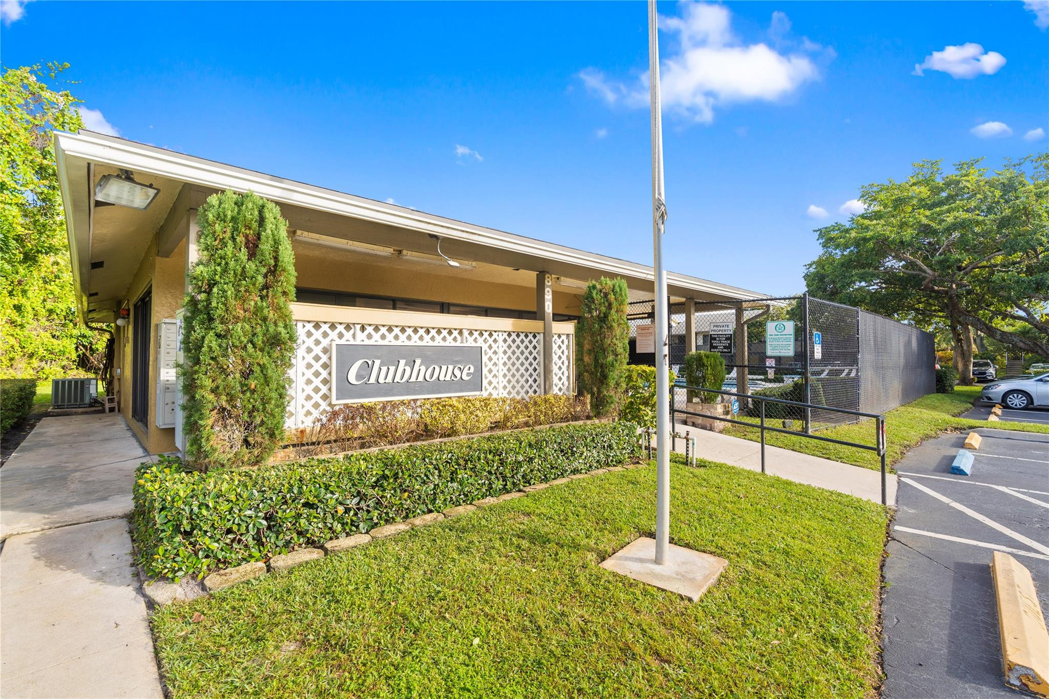 TIVOLI TRACE CONDO NO 6 - Residential