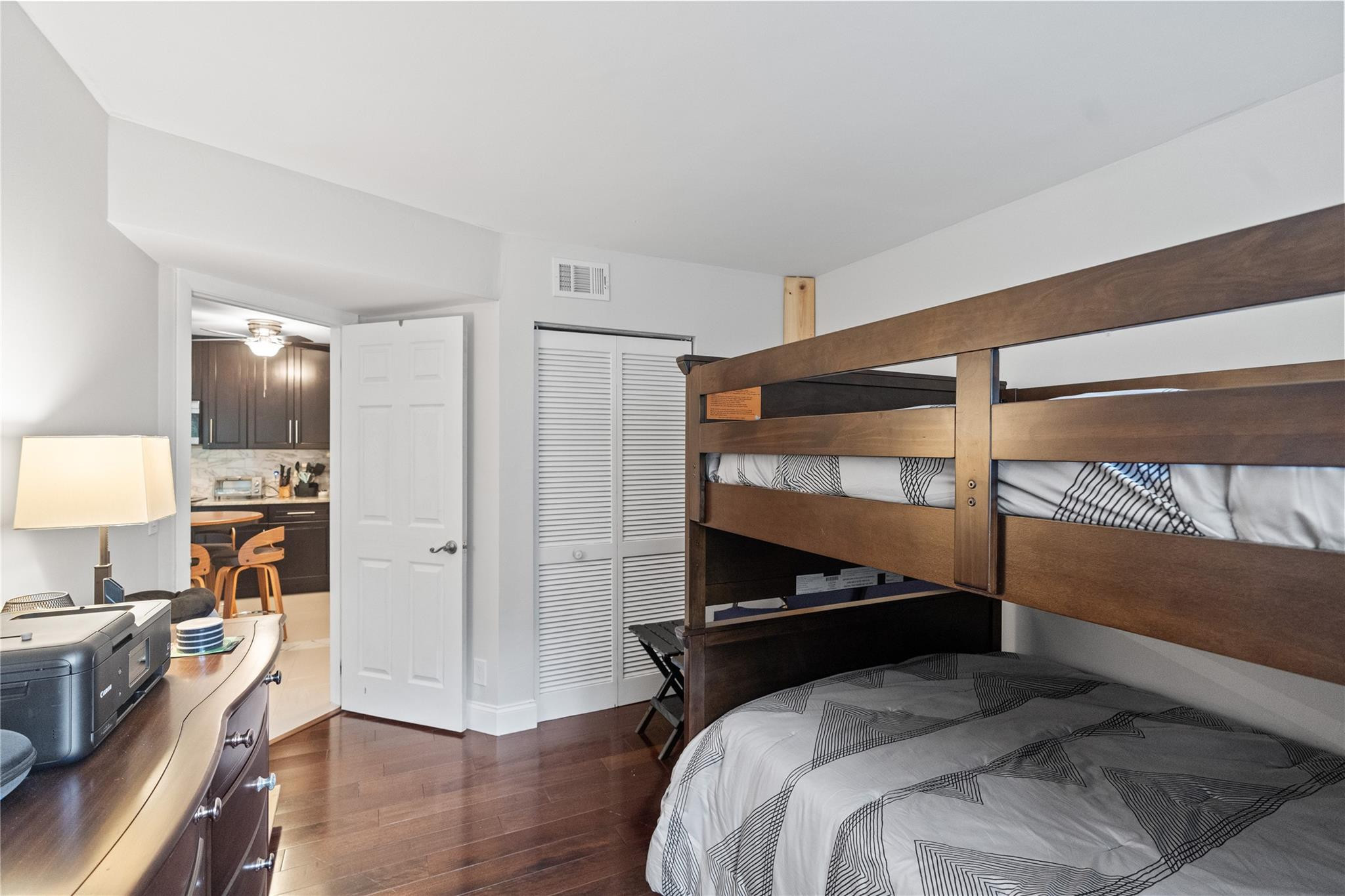 TIVOLI TRACE CONDO NO 6 - Residential