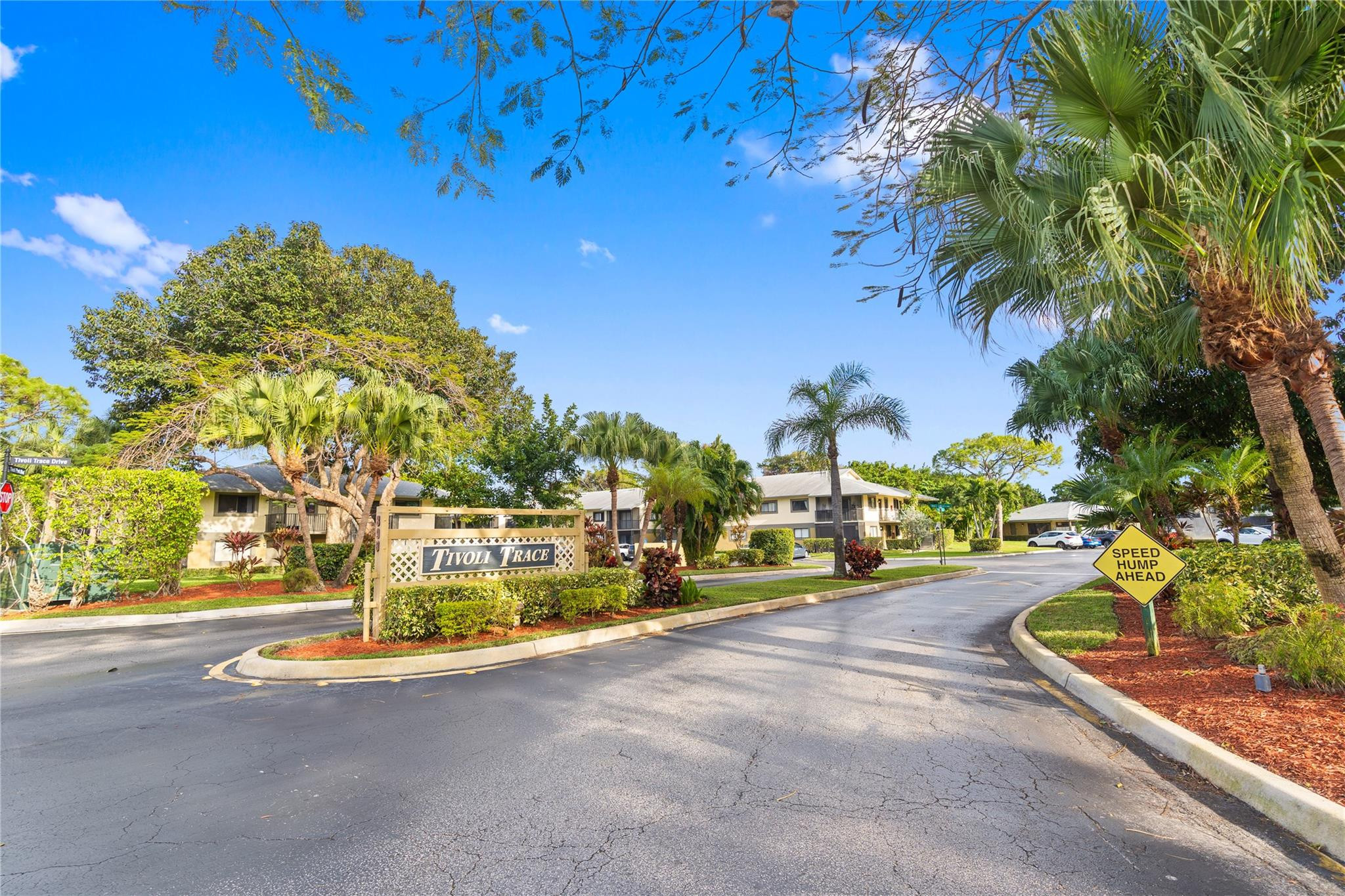 TIVOLI TRACE CONDO NO 6 - Residential