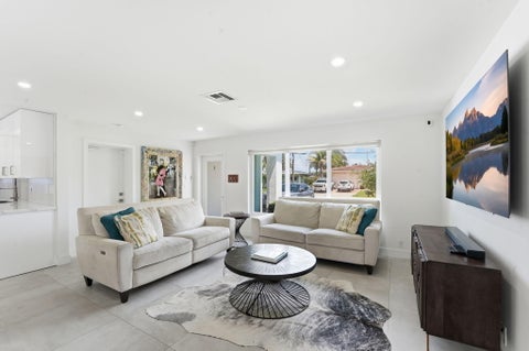 Tiny photo for 120 SE 12th Court, Pompano Beach, FL 33060 (MLS # B26027596)