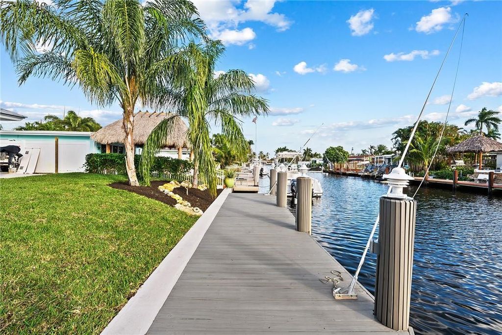 Photo of 120 SE 12th Court, Pompano Beach, FL 33060 (MLS # B26027596)