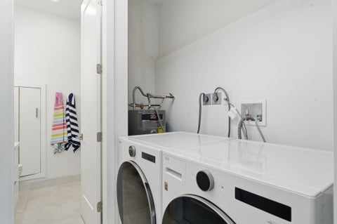 Tiny photo for 120 SE 12th Court, Pompano Beach, FL 33060 (MLS # B26027596)