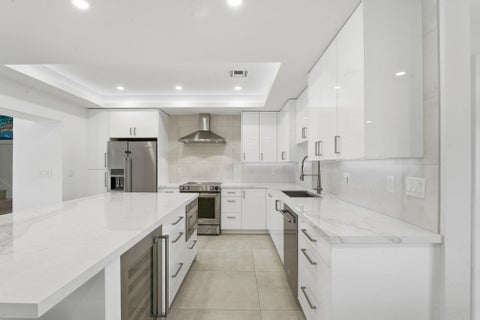 Tiny photo for 120 SE 12th Court, Pompano Beach, FL 33060 (MLS # B26027596)
