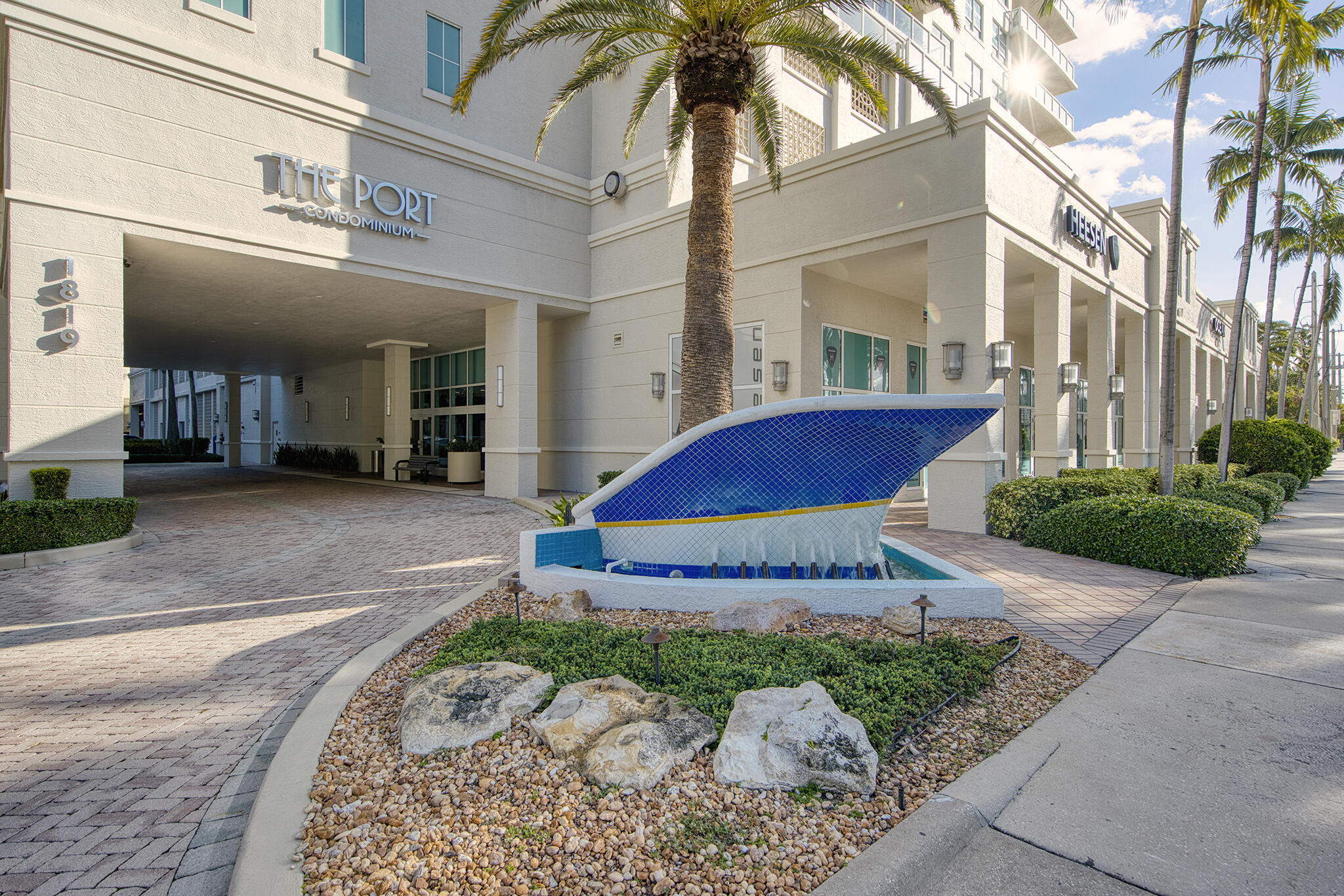 PORT CONDO - Residential