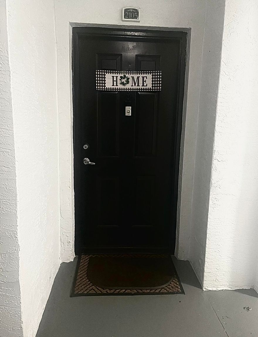 FIRST FLOOR UNIT, RARELY AVAILABLE! STEPS AWAY FROM THE POOL, HOT TUB, FITNESS CENTER, BBQ & GAZEBO. CONDOMINIUMS AT COURTNEY PARK! MASTER BEDROOM WITH ON SUITE BATHROOM AND WALKING CLOSET! ASSIGNED PARKING.GATED COMMUNITY, COMMUNITY POOL, EXERCISE ROOM.CLOSE TO SCHOOLS, SHOPS