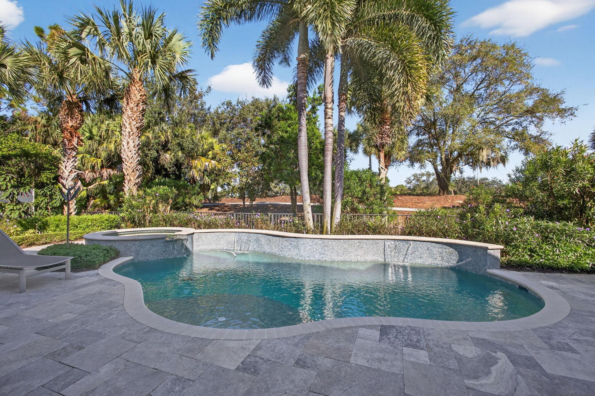 MIRASOL PAR 16 - Residential