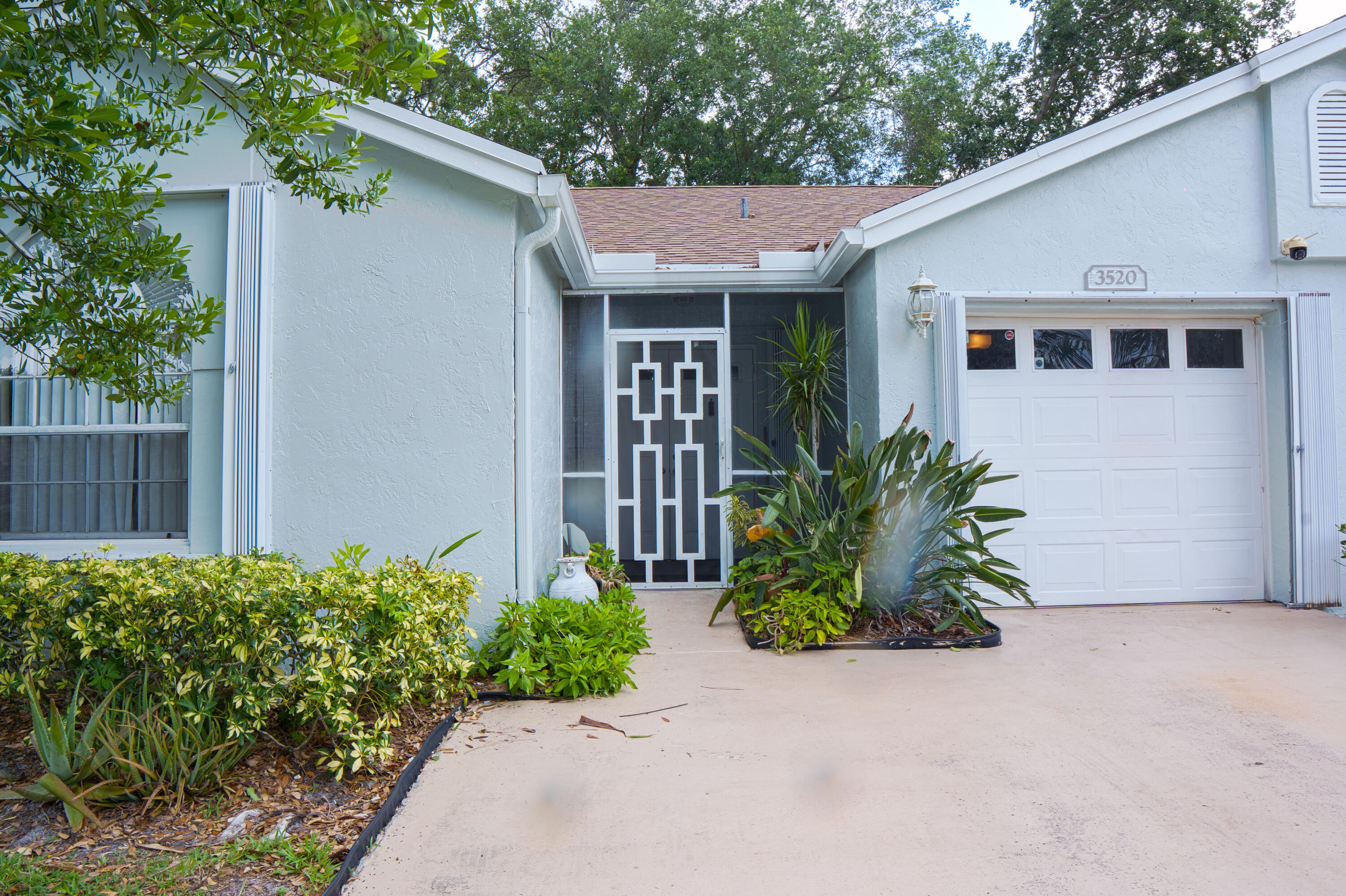 VILLAGES OF WOODLAKE 4 - Residential