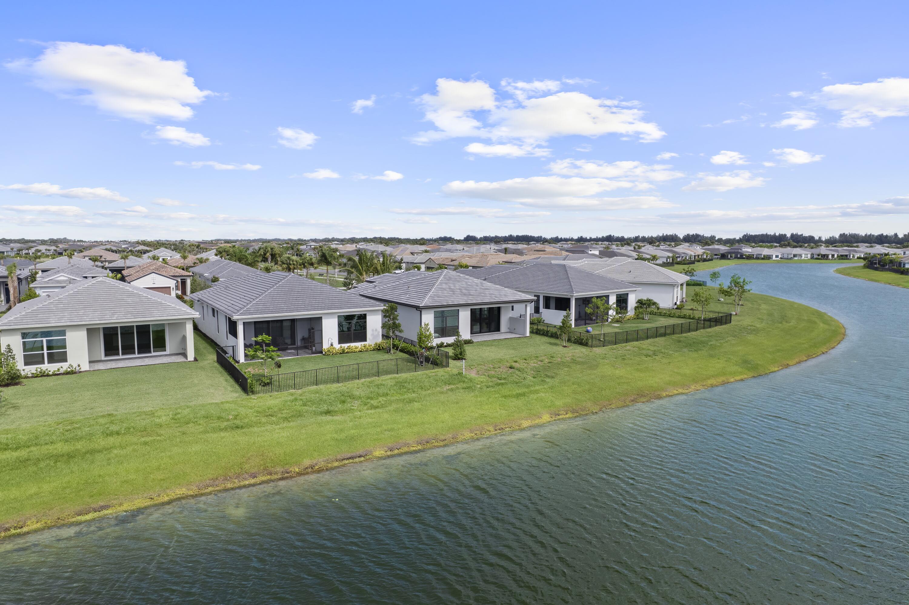 CRESSWIND PALM BEACH - Residential