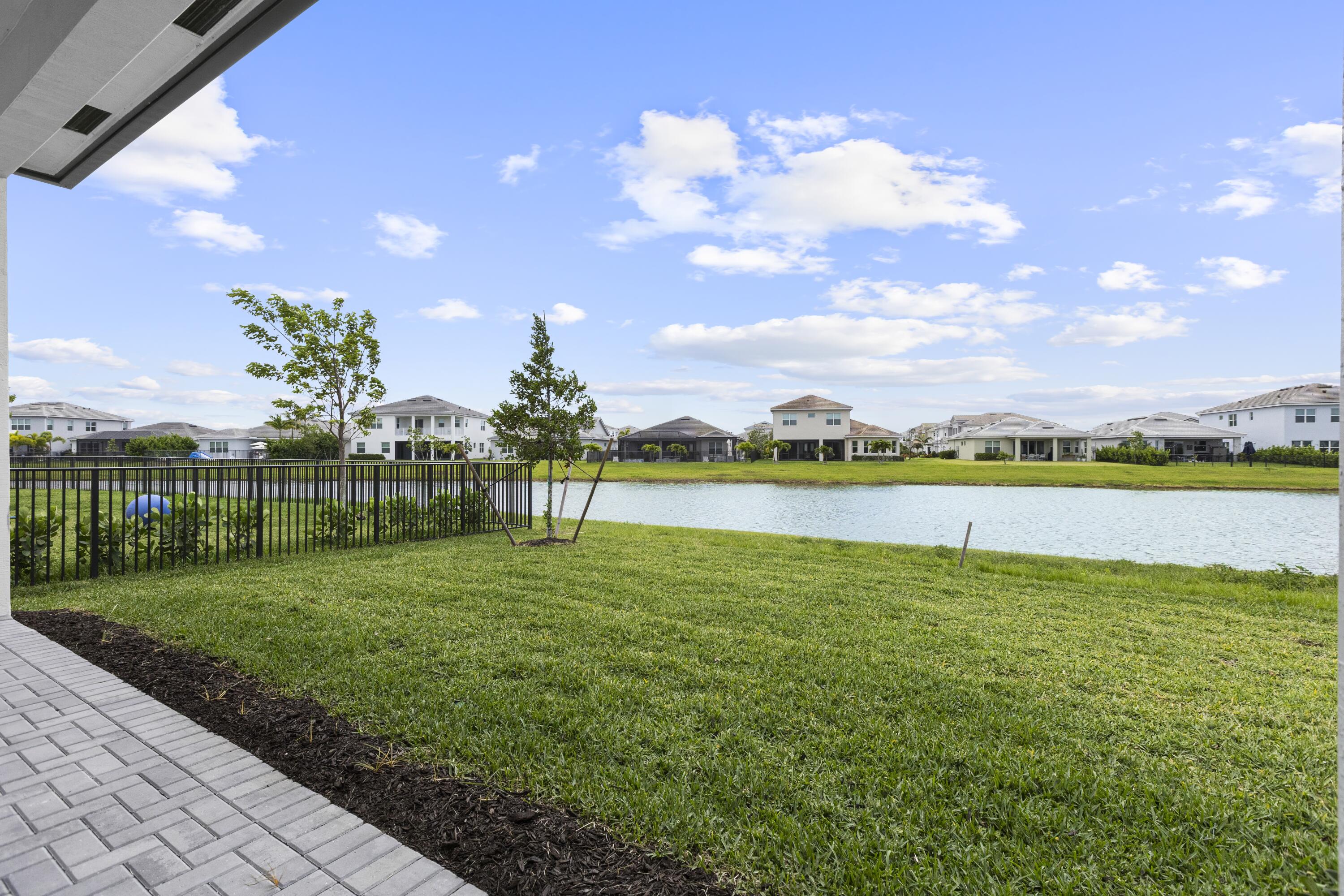 CRESSWIND PALM BEACH - Residential