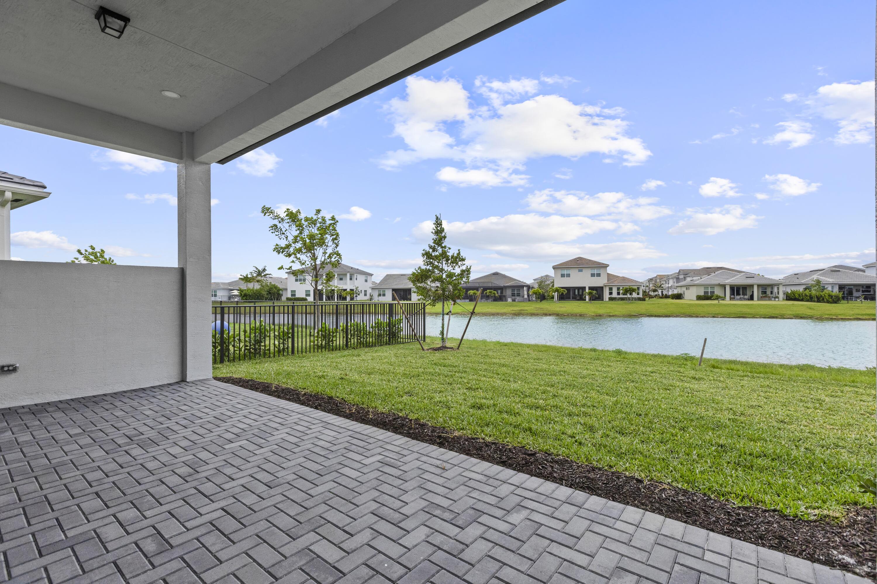 CRESSWIND PALM BEACH - Residential