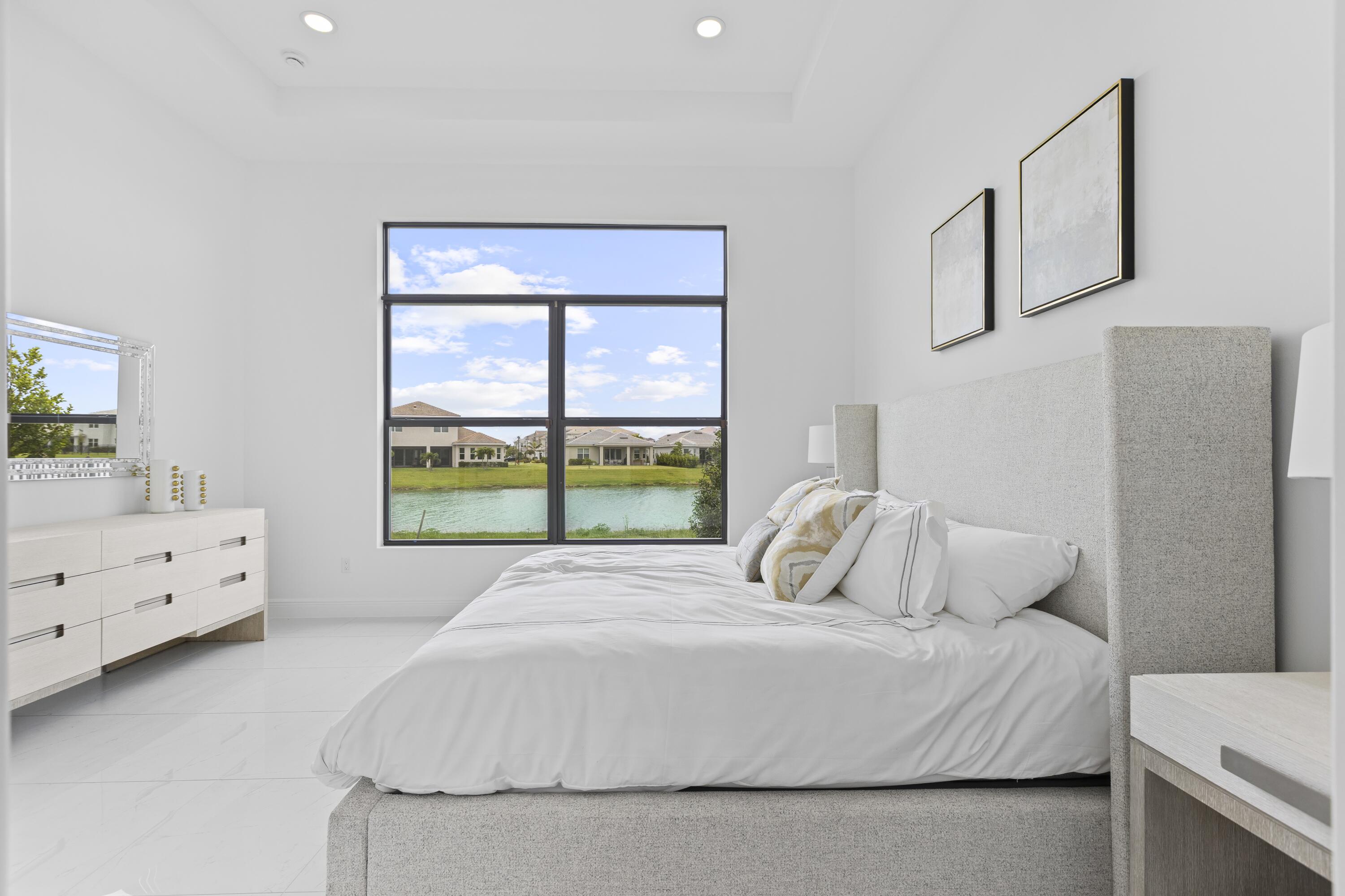 CRESSWIND PALM BEACH - Residential