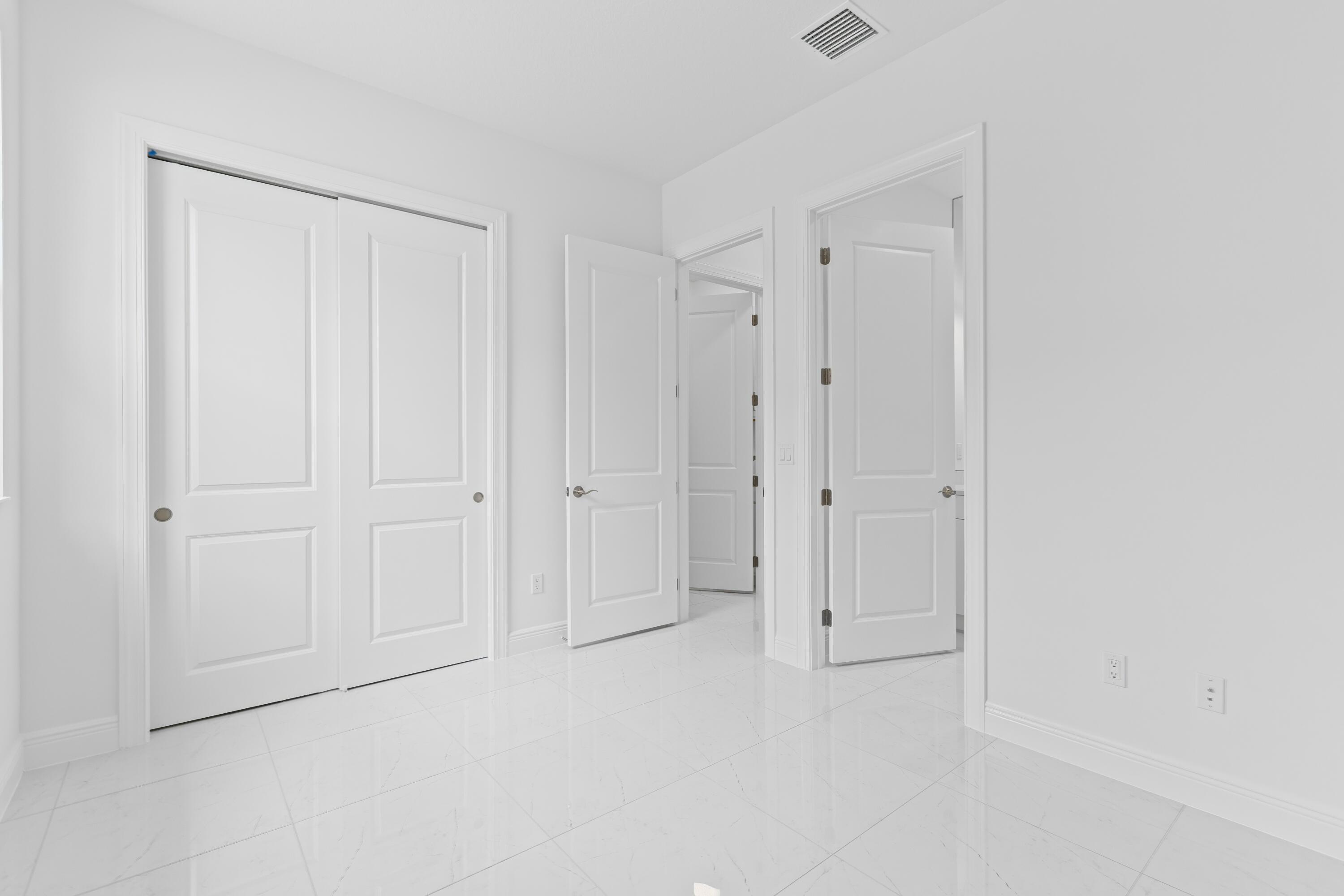 CRESSWIND PALM BEACH - Residential