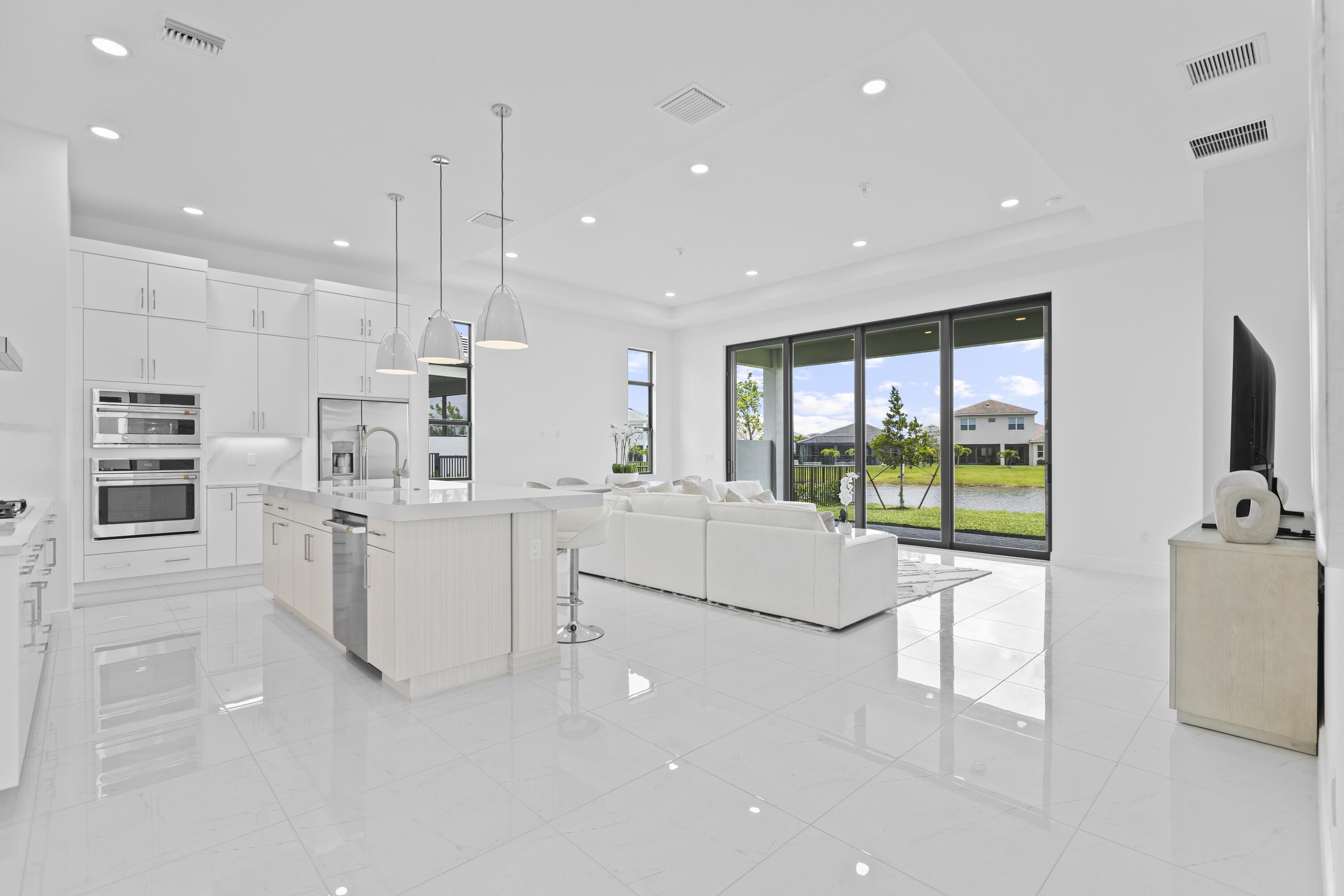 CRESSWIND PALM BEACH - Residential