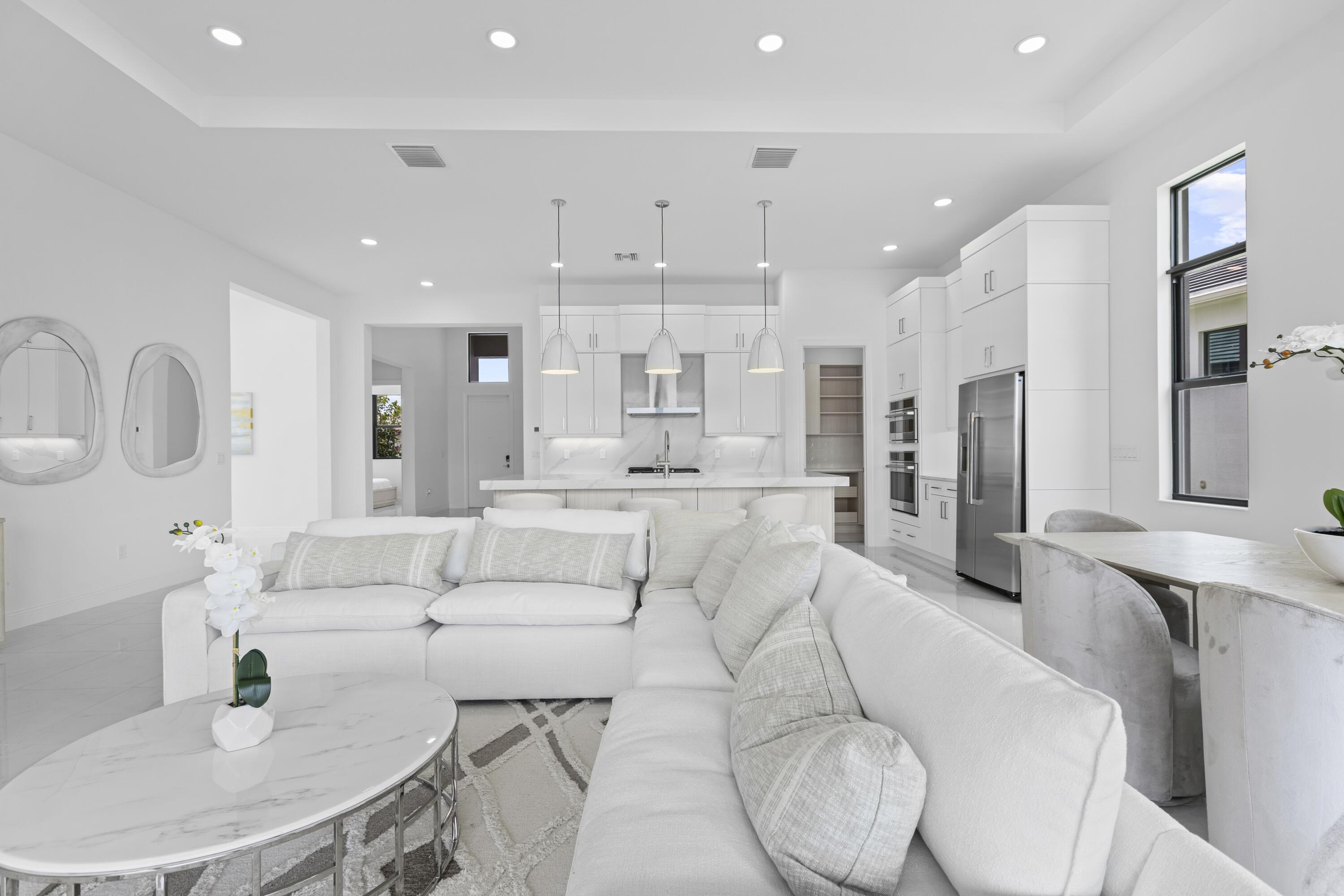 CRESSWIND PALM BEACH - Residential