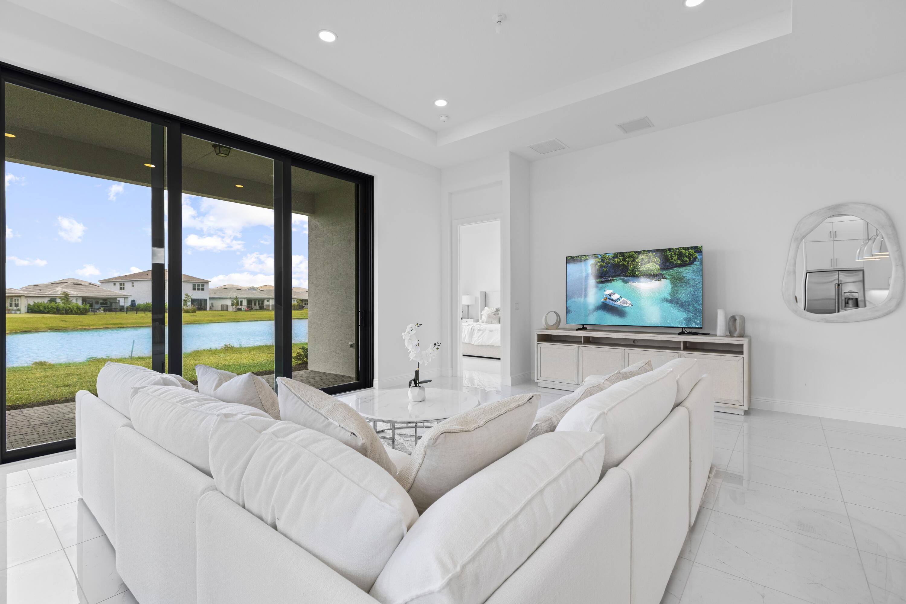 CRESSWIND PALM BEACH - Residential